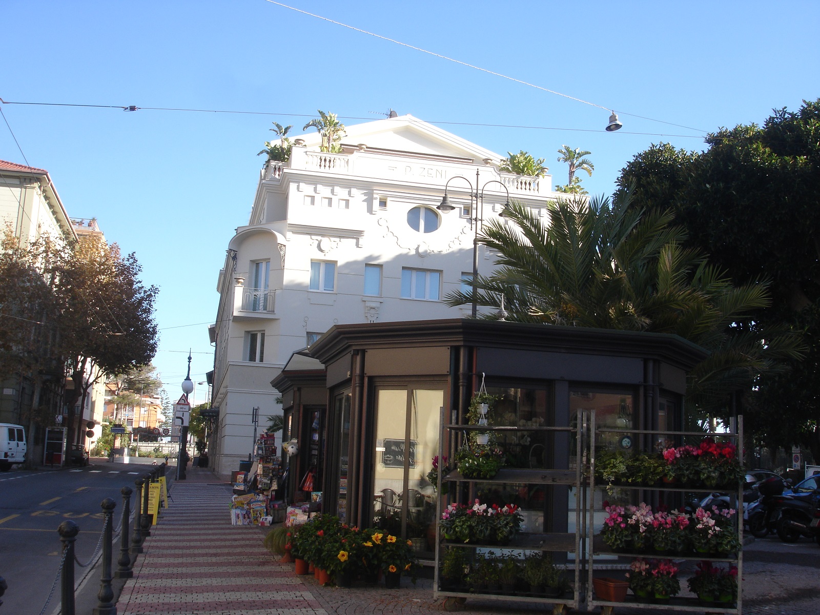 Codice:414 - Bordighera, in  palazzo signorile nuovo con vista mare