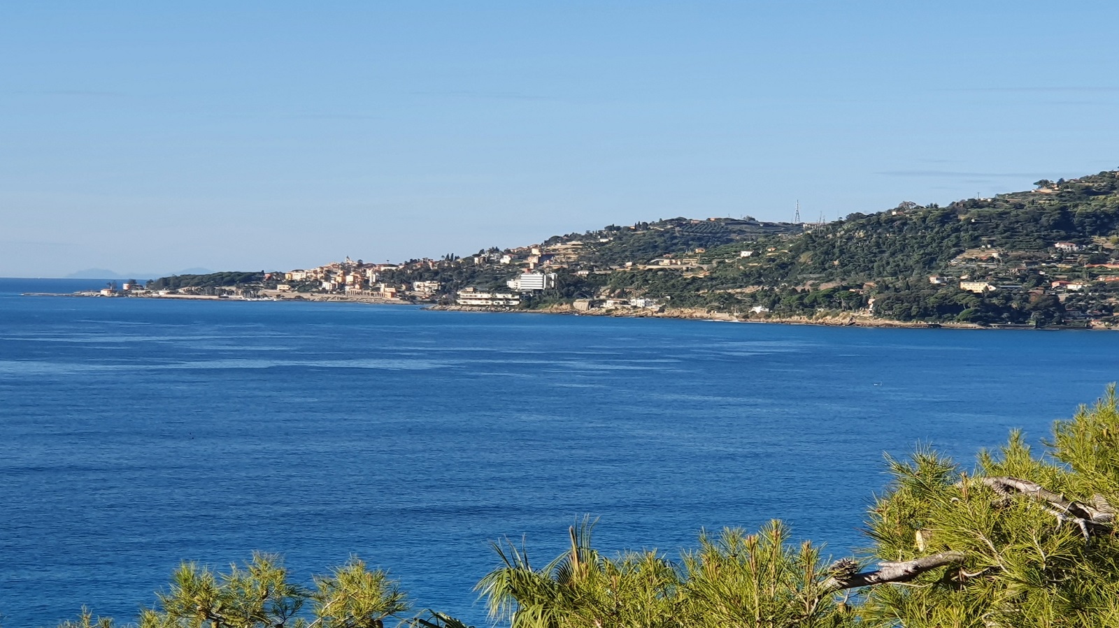 Vista su Bordighera e sul mare