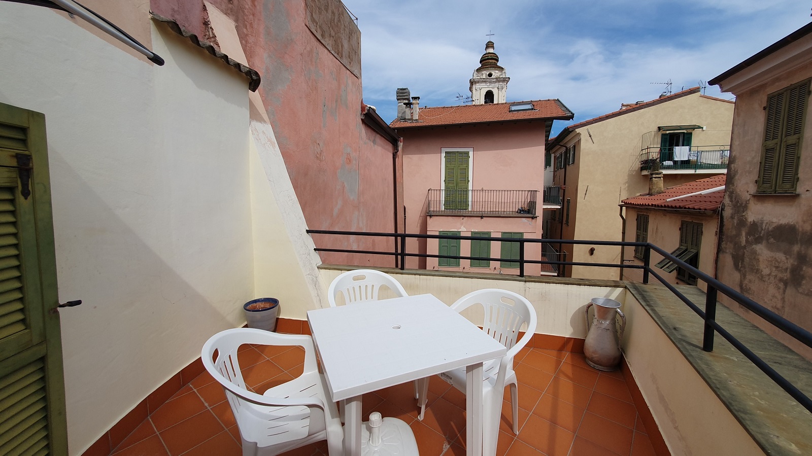 Terrazzo fronte salotto