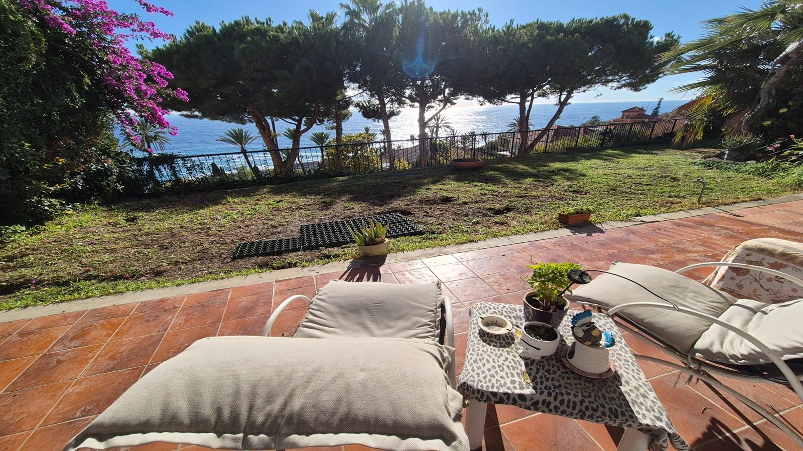 Area relax piena vista mare