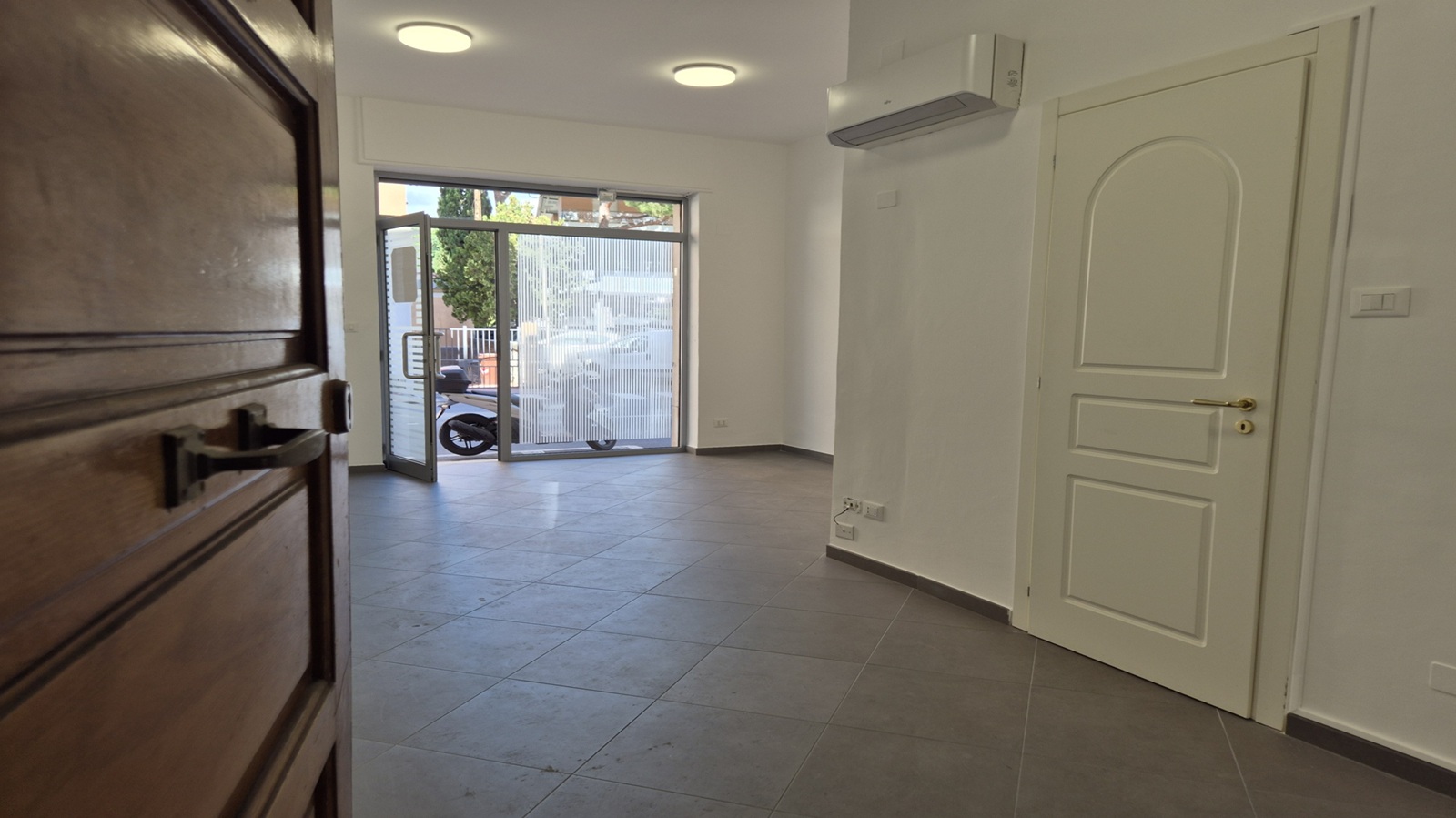 Locale commerciale