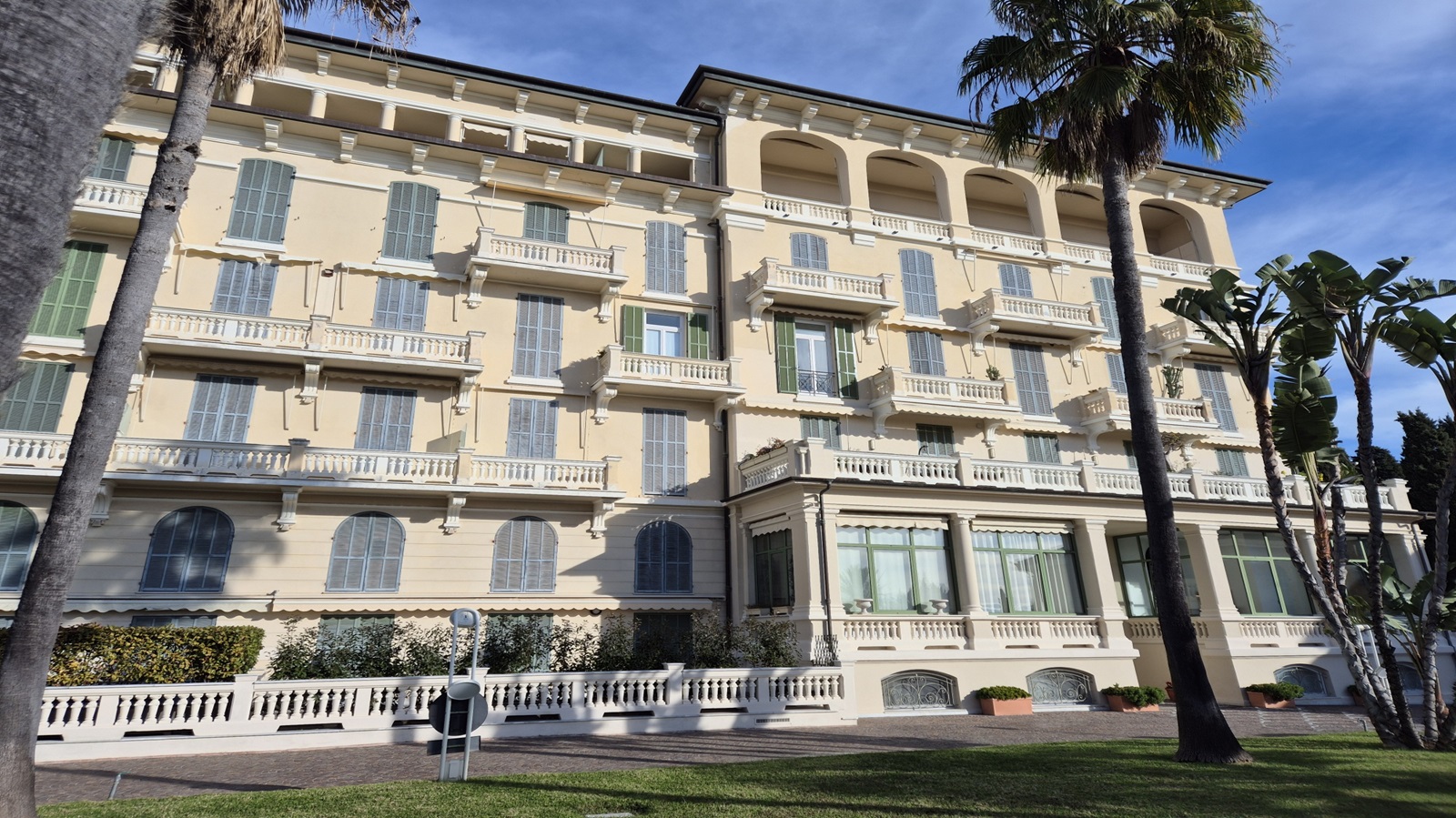 Esperia Palace